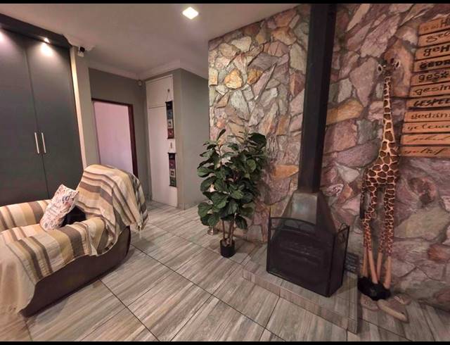 4 BEDROOM HOUSE FOR SALE IN BOKSBURG NORTH